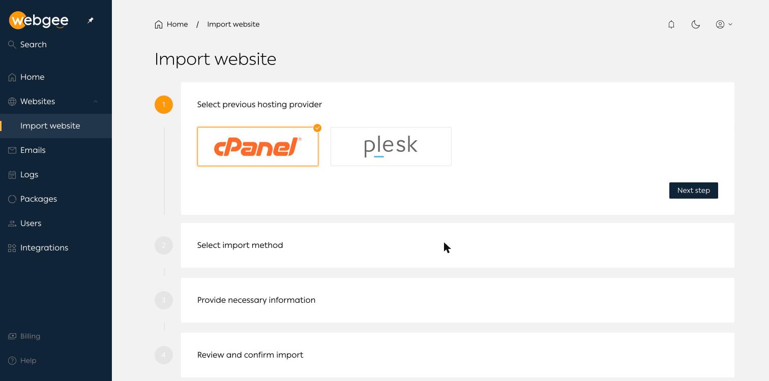 Primer paso del asistente Importar sitio web de WordPress Cloud, con cPanel seleccionado y Plesk como la otra opción, y los tres pasos restantes listados debajo